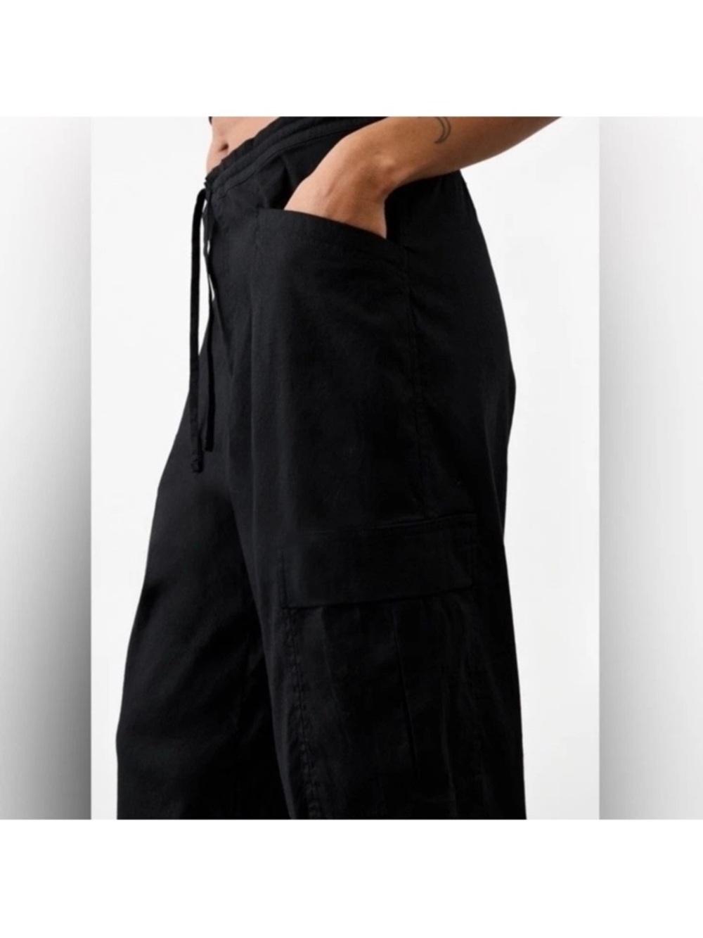 Athleta Paradise Straight Leg Cargo Pants Black Size Medium NWT - Picture 2 of 6
